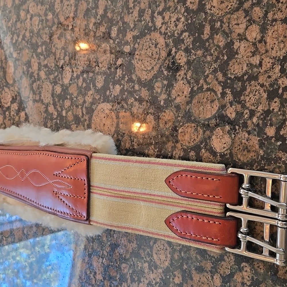 Edgewood Leather Horse Girth with Sheepskin Lining 52 - Picture 2 of 5